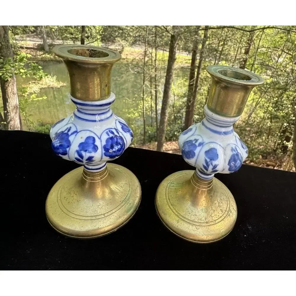 Vtg 1950’s Deft Floral Blue And White Ceramic And Brass Candlesticks Pair -A50